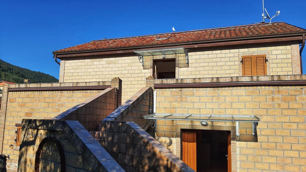 Spicchio Di Luna - Casa Vacanze Albiano Magra Exteriér fotografie